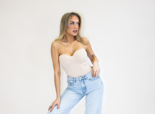 Salendav body LETTY (beež)