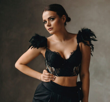 Pesukomplekt NOYMI – rinnahoidja